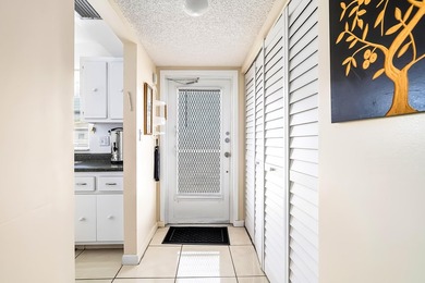 Welcome to the good life at Golf's Edge, a charming residence - photo 5