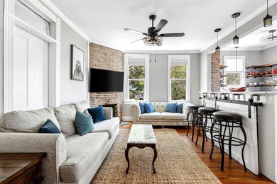 A classic Charleston Single style (currently in dual residence - photo 8