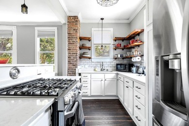 A classic Charleston Single style (currently in dual residence - photo 10