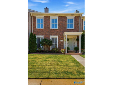 Prime location! This beautiful 3-bedroom, 2.5-bath townhome in - photo 2