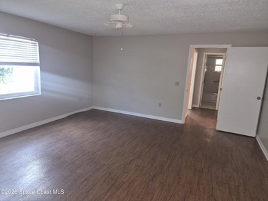 Welcome to this beautiful 2-bedroom, 2-bathroom gem nestled - photo 23