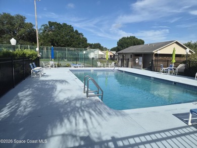 Welcome to this beautiful 2-bedroom, 2-bathroom gem nestled - photo 32