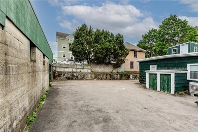 Opportunity knocks with this 2 bed *side by each* townhouse - photo 4
