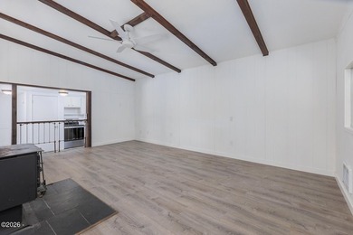 Cute 1 bedroom, 1 bathroom gem ready to be yours! Easy entry - photo 13