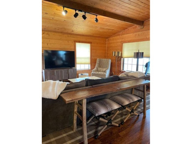 Beautiful 4-bedroom, 2-bath log cabin on Lake Bruin with 1,461 - photo 13