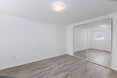 Cute 1 bedroom, 1 bathroom gem ready to be yours! Easy entry - photo 15