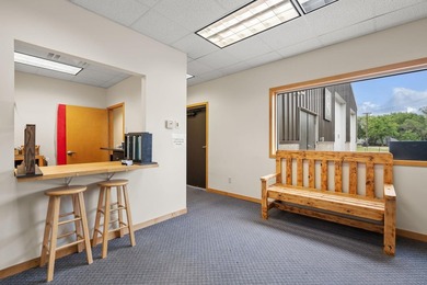 Welcome to this exceptional commercial property centrally - photo 19