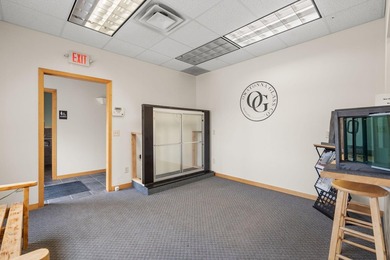 Welcome to this exceptional commercial property centrally - photo 21