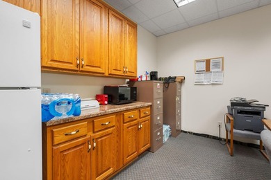 Welcome to this exceptional commercial property centrally - photo 23