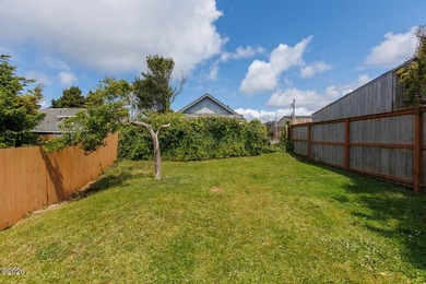 Cute 1 bedroom, 1 bathroom gem ready to be yours! Easy entry - photo 24