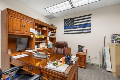 Welcome to this exceptional commercial property centrally - photo 26