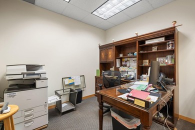 Welcome to this exceptional commercial property centrally - photo 27
