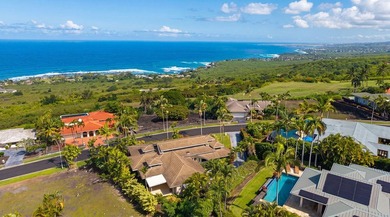 Commanding an exceptional position above historic Keauhou Bay - photo 29