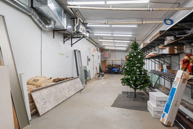 Welcome to this exceptional commercial property centrally - photo 33