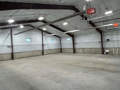 Welcome to this exceptional commercial property centrally - photo 37