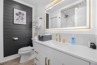 Turnkey and fully renovated 1 bedroom, 1 bath condo located in - photo 3