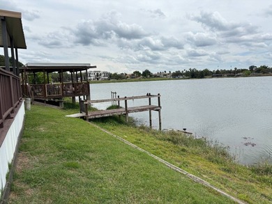BEAUTIFUL LAKEFRONT HOME WITH PRIVATE DOCK FOR YOUR BOATING AND - photo 4