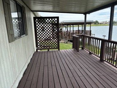 BEAUTIFUL LAKEFRONT HOME WITH PRIVATE DOCK FOR YOUR BOATING AND - photo 9