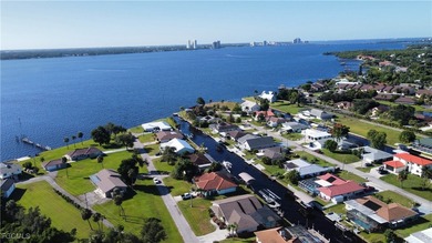 Caloosahatchee River Home For Sale in North Fort Myers Florida