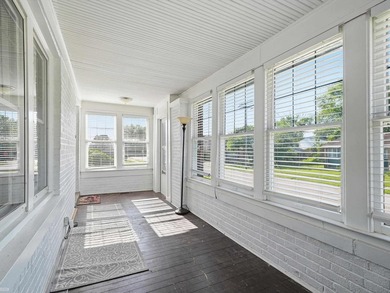 Welcome to this charming 4-bedroom split-level in the heart of - photo 4