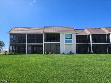 This highly desired, renovated two-bedroom, 2-bath totally - photo 9