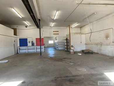 Super Business Opportunity! Great commercial location just off - photo 38