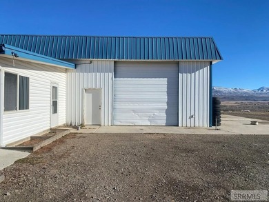 Super Business Opportunity! Great commercial location just off - photo 42