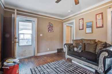 Investor Alert!! Income-generating multi unit property features - photo 4