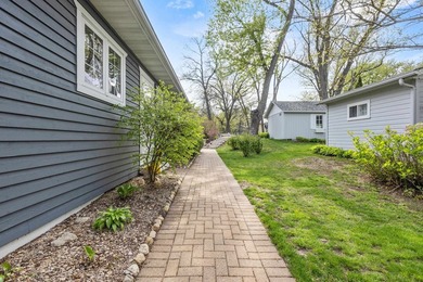 Perfect for those craving lake living without the waterfront - photo 44