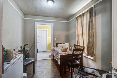 Investor Alert!! Income-generating multi unit property features - photo 6