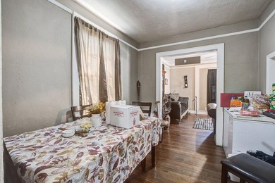 Investor Alert!! Income-generating multi unit property features - photo 7