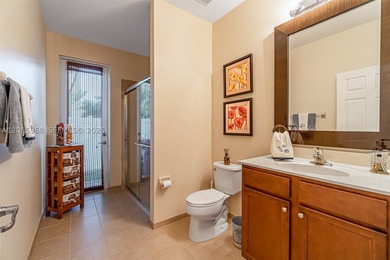 LOW HOA OF ONLY $76/MONTH! Built in 2014, this spacious 3 - photo 8