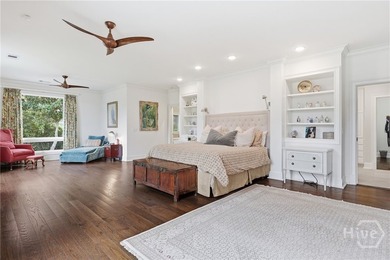 This expansive estate is ensconced within a well-proportioned 3 - photo 15