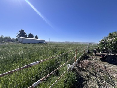 Rare hobby homestead backing to Seagull Bay! Situated on 5 - photo 47