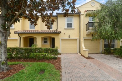 Lake Townhome/Townhouse For Sale in Maitland, Florida