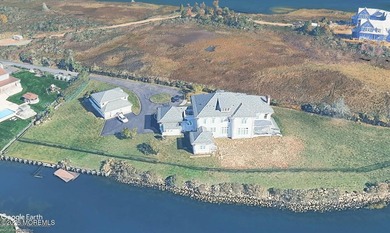CREATE YOUR DREAM LIFE ON ONE OF THE MOST FABULOUS WATERFRONT - photo 3