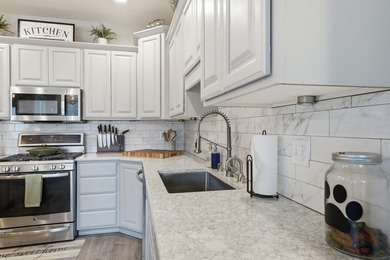 Step into an entertainer's dream with 5 bedrooms, 4 baths, and 3 - photo 10