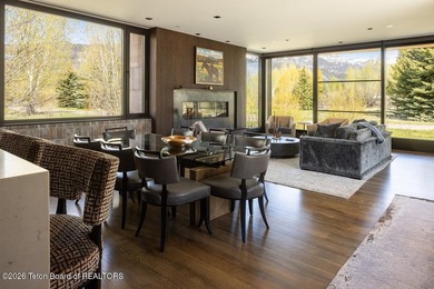The residence includes five en suite bedrooms, a large - photo 11