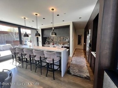 The residence includes five en suite bedrooms, a large - photo 12