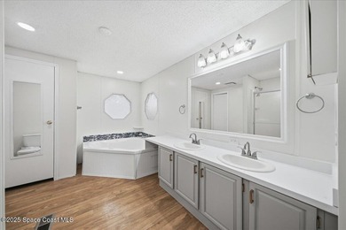 This fully updated property is ideally located and checks all - photo 14
