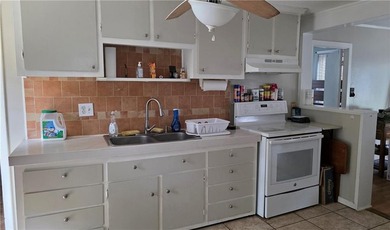 Welcome home to this cozy property located in beautiful - photo 10