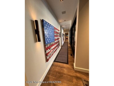 The residence includes five en suite bedrooms, a large - photo 42