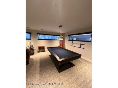 The residence includes five en suite bedrooms, a large - photo 48