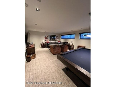 The residence includes five en suite bedrooms, a large - photo 49