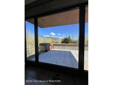 The residence includes five en suite bedrooms, a large - photo 50