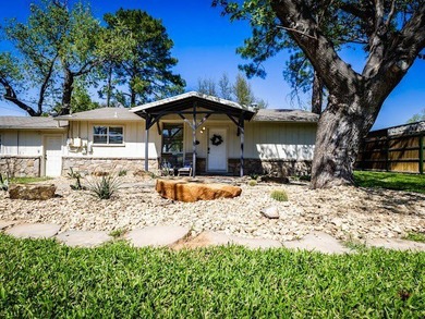 PRIME PK PENINSULA LOCATION, with a 4Bd, 2Ba BEAUTIFUL FURNISHED - photo 3