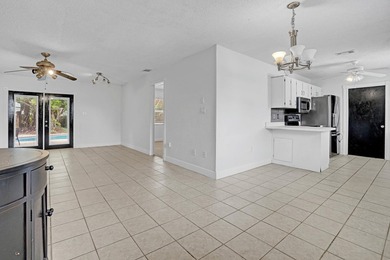 Pool home in Port St. Lucie, set just off Bayshore with easy - photo 4