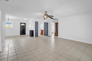 Pool home in Port St. Lucie, set just off Bayshore with easy - photo 8