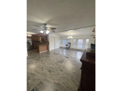 Beautiful & Spacious 5 bedroom, 4 bathrooms, 4 living areas - photo 12