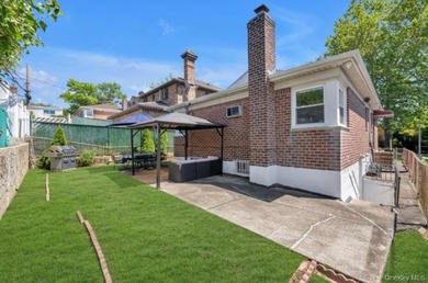 Welcome to this well-maintained, move-in ready high-ranch home - photo 18